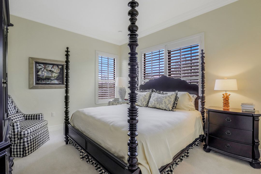 2542 Marquesa Royale Ln #301, Naples, FL 34109