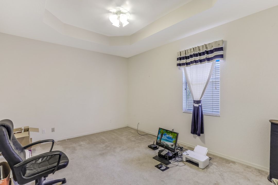 8546 Silk Oak Ln, Naples, FL 34119