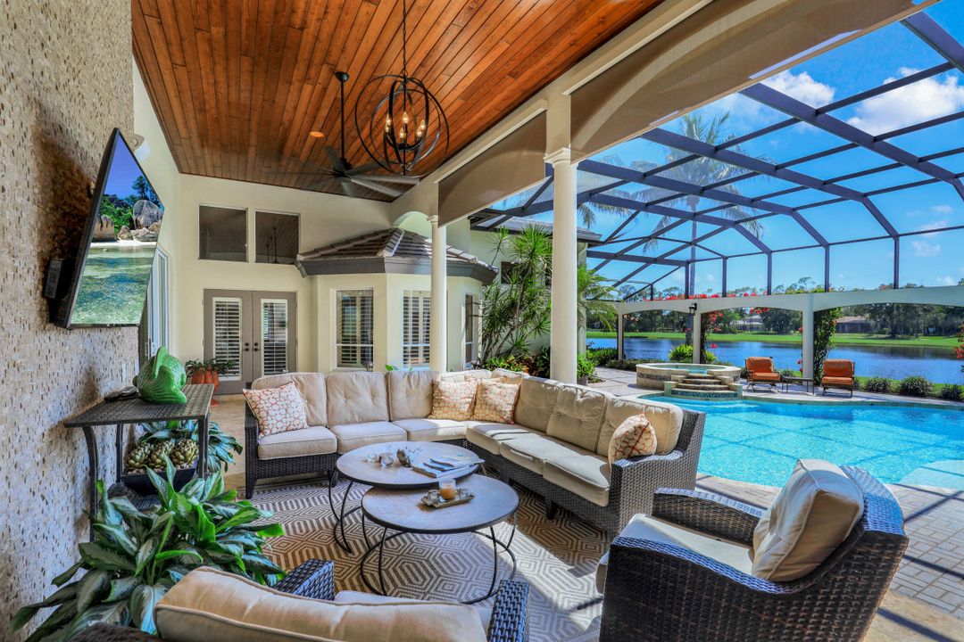 12911 Coco Plum Ln, Naples, FL 34119