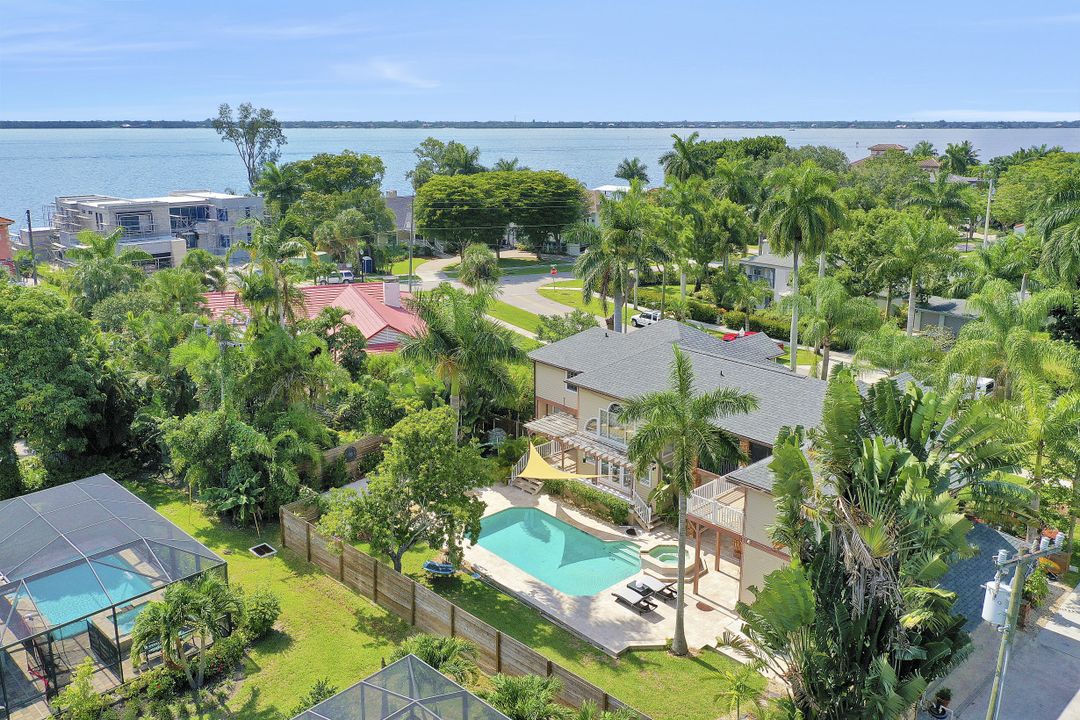 1320 Alcazar Ave, Fort Myers, FL 33901