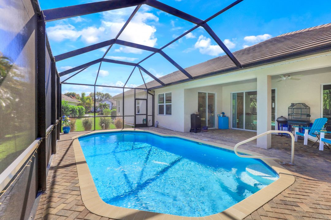 10019 Hidden Pines Ln, Bonita Springs, FL 34135