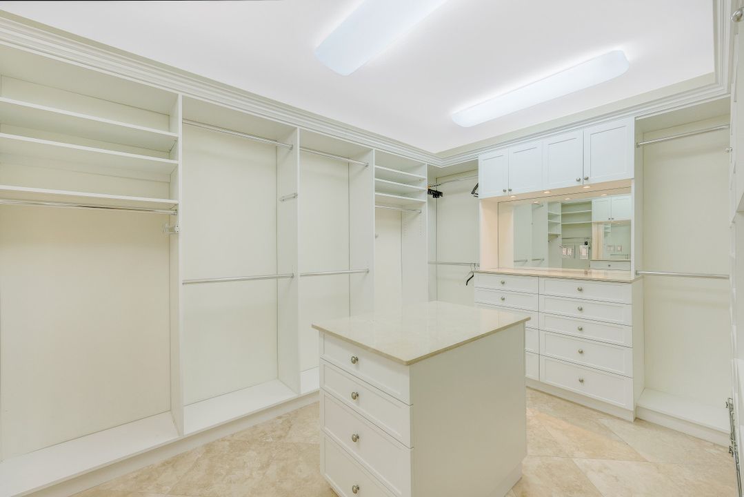 4301 Gulf Shore Blvd N #203, Naples, FL 34103