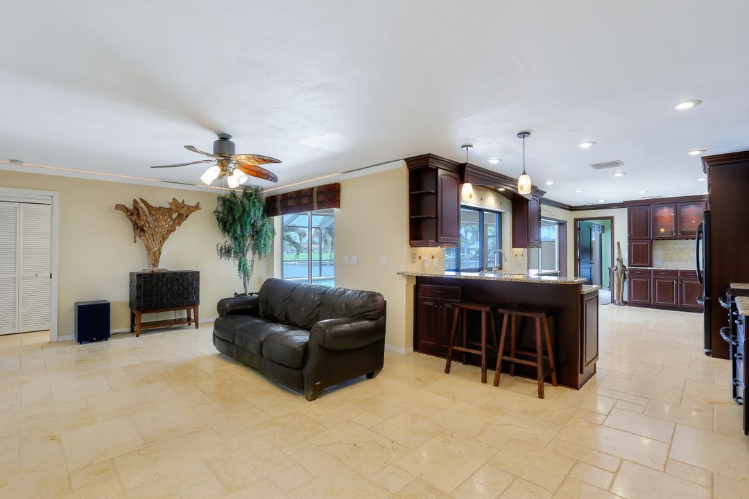 1902 SE 32nd St, Cape Coral, FL 33904