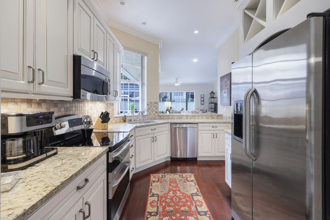 2208 Paget Cir, Naples, FL 34112