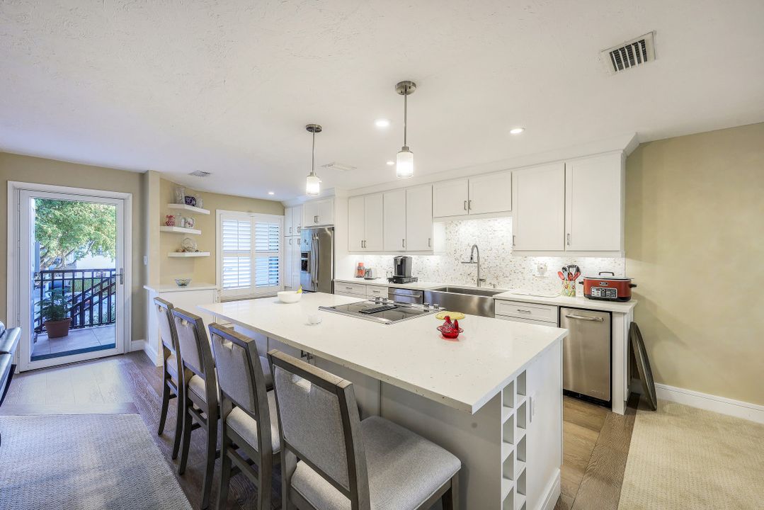 812 10th Ave S #812, Naples, FL 34102