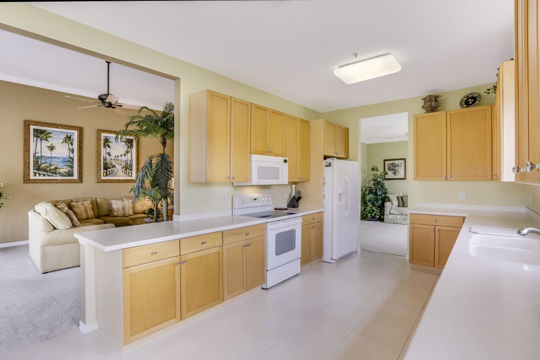 7050 Bay Woods Lake Ct #201, Fort Myers, FL 33908