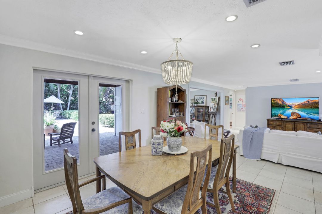 73 Wickliffe Dr, Naples, FL 34110