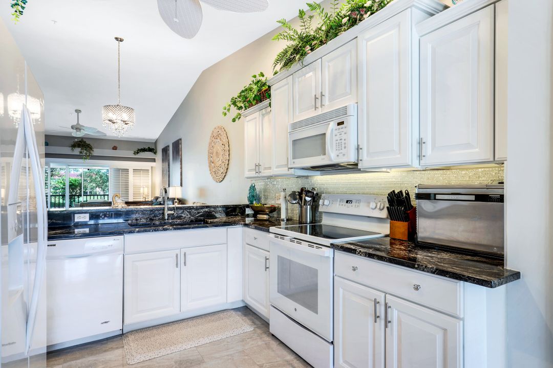 2870 Cypress Trace Cir #1724, Naples, FL 34119