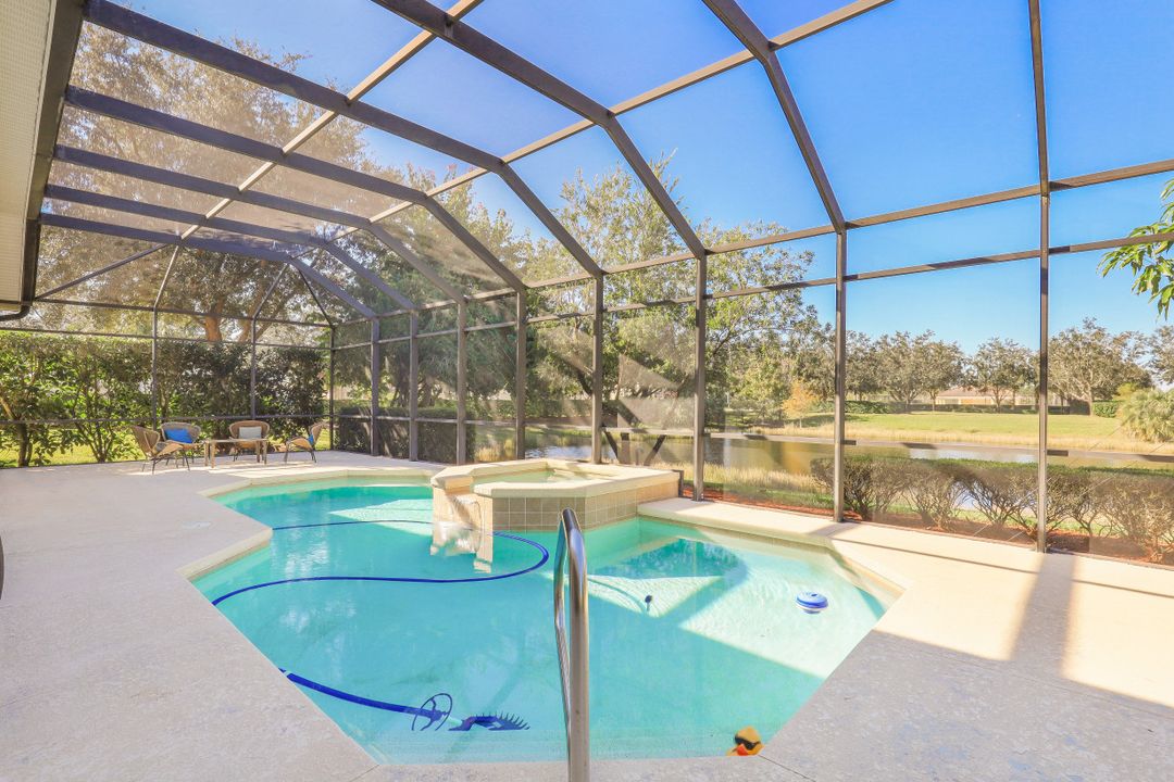 2065 Mandarin Ln, Naples, FL 34120