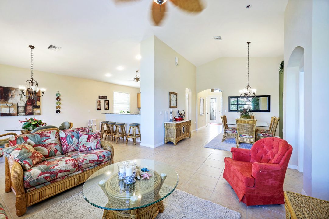 8615 Sumner Ave, Fort Myers, FL 33908