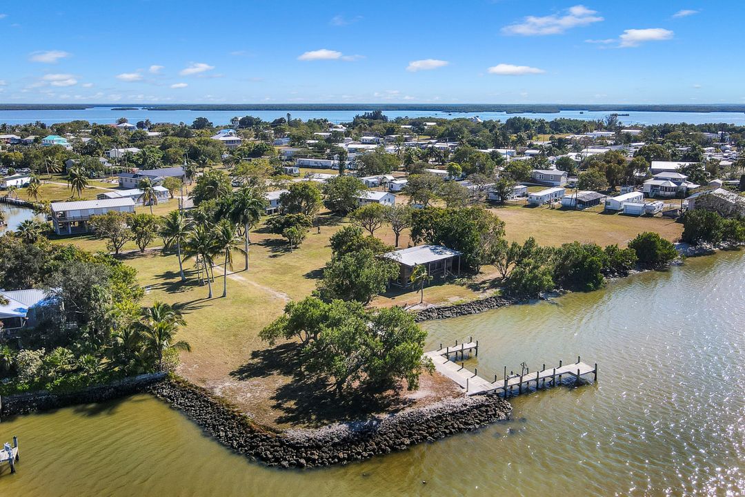 173 N Lopez Ln, Chokoloskee, FL 34138