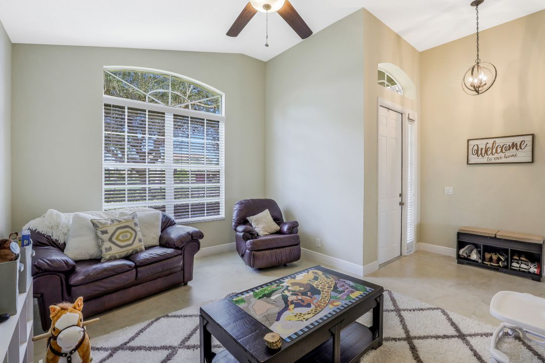 2198 Grove Dr, Naples, FL 34120