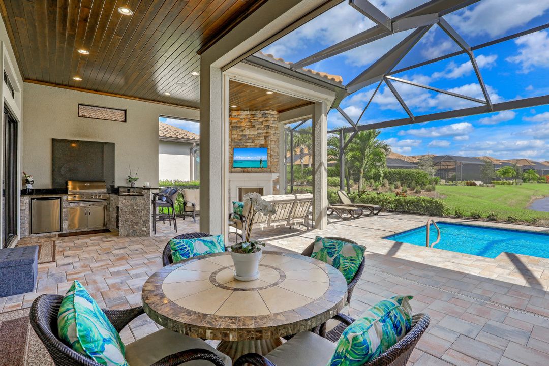 9418 Galliano Ter, Naples, FL 34119