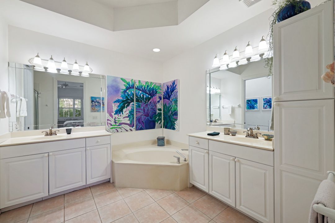 790 Bentwater Cir #203, Naples, FL 34108