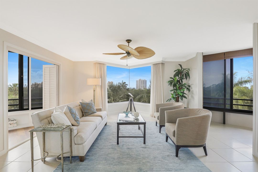 5555 Heron Point Dr #402, Naples, FL 34108