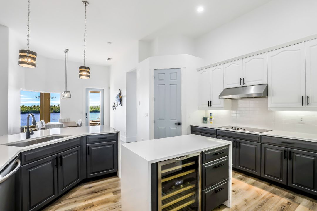 4234 NW 10th St, Cape Coral, FL 33993