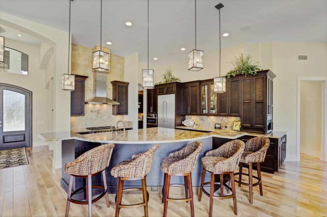 601 Crescent St, Marco Island, FL 34145