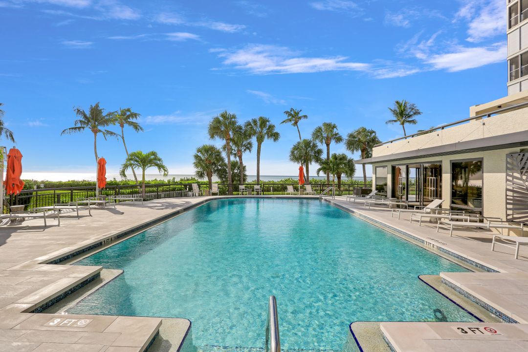 4951 Gulf Shore Blvd #302, Naples, FL 34103