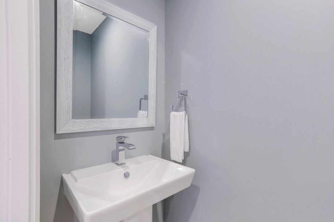 1135 3rd Ave S #107, Naples, FL 34102