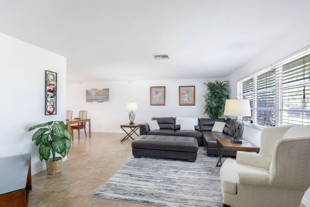 1936 Palaco Grande Pkwy, Cape Coral, FL 33904