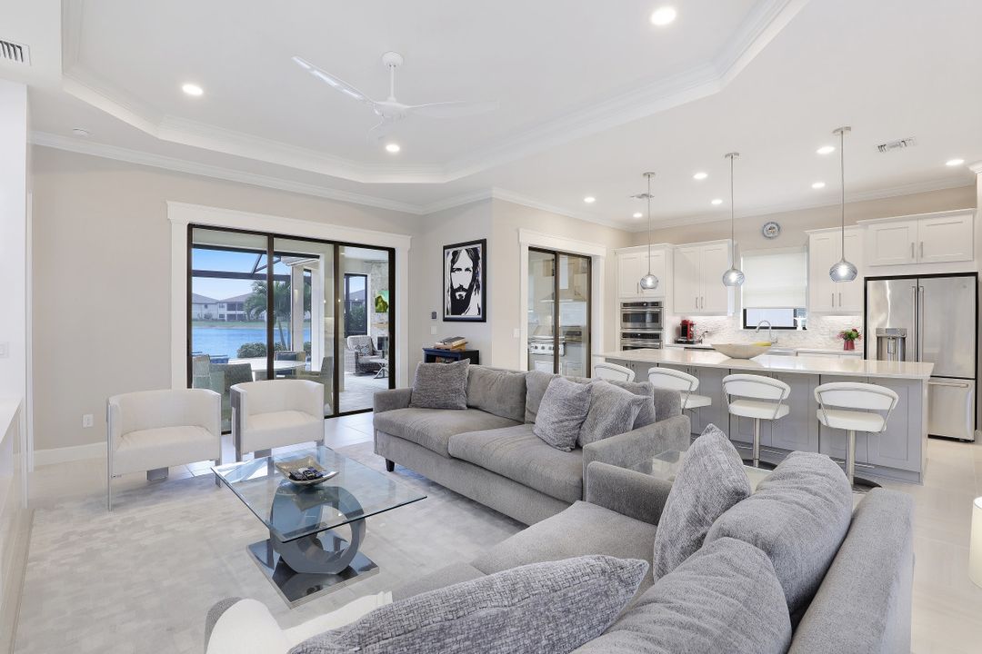 9400 Montelanico Loop, Naples, FL 34119