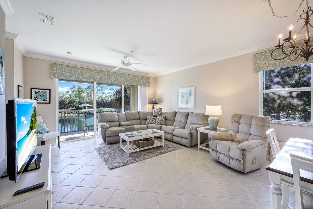 3993 Bishopwood Ct E #206, Naples, FL 34114