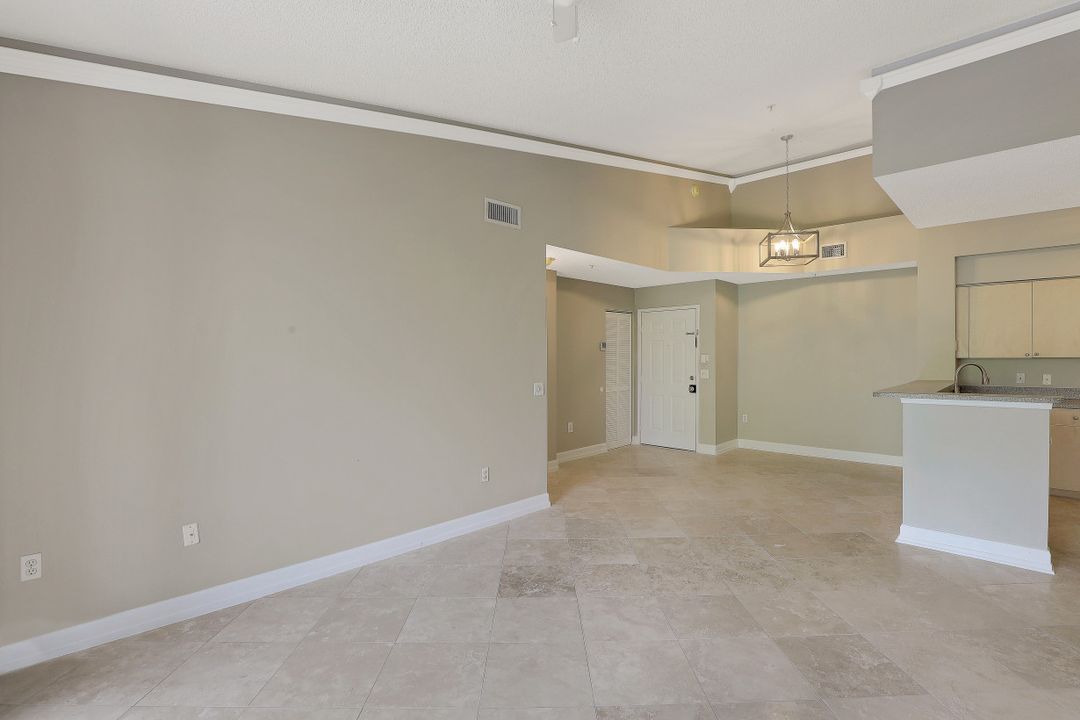 1150 Reserve Way #303, Naples, FL 34105