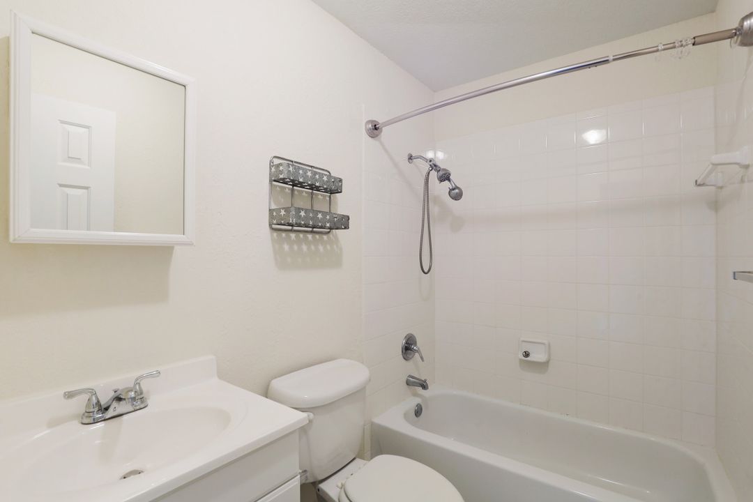 4607 Bayshore Dr #K-6, Naples, FL 34112