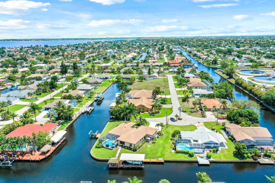 2511 SE 19th Ave, Cape Coral, FL 33904