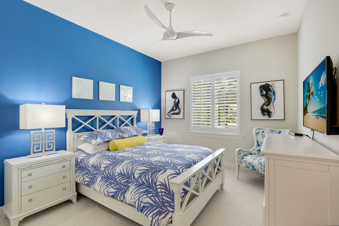 16284 Camden Lakes Cir, Naples, FL 34110