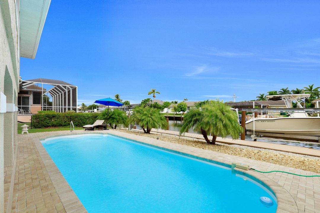 1642 Rainbow Ct, Marco Island, FL 34145