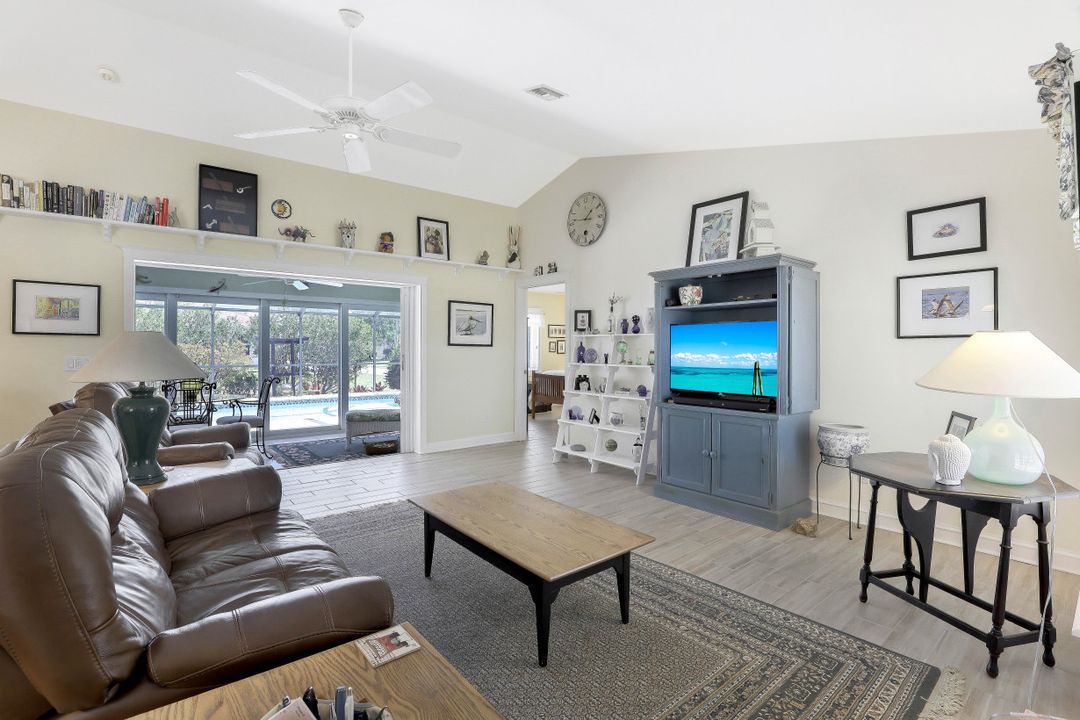 3015 SW 7th Ave, Cape Coral, FL 33914