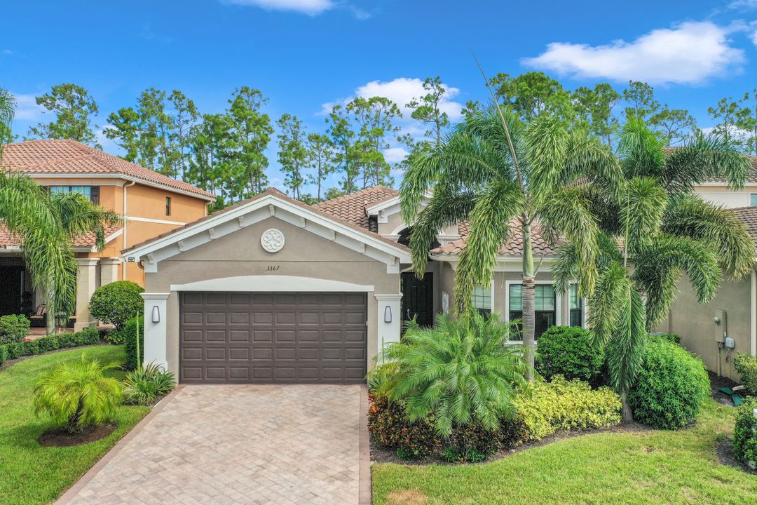 3367 Pacific Dr, Naples, FL 34119
