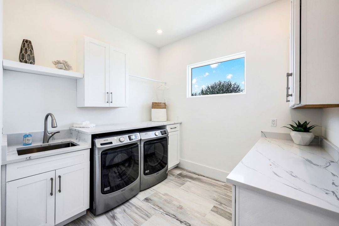 469 Germain Ave, Naples, FL 34108