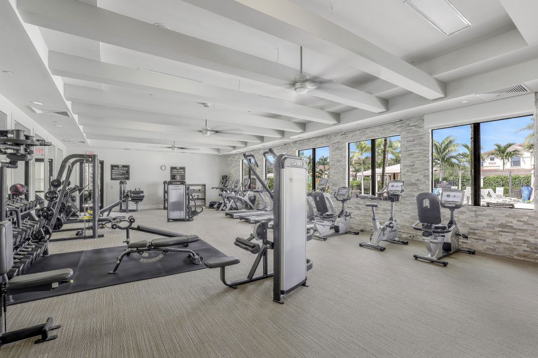 13395 Silktail Dr, Naples, FL 34109