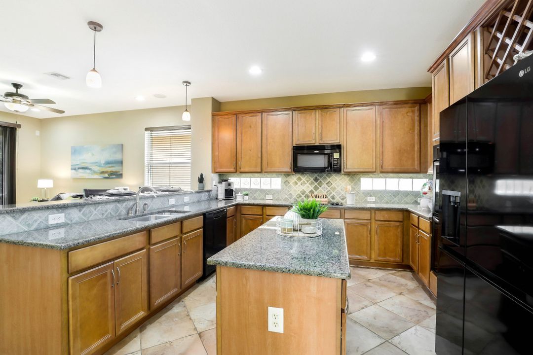 8330 Sumner Ave, Fort Myers, FL 33908