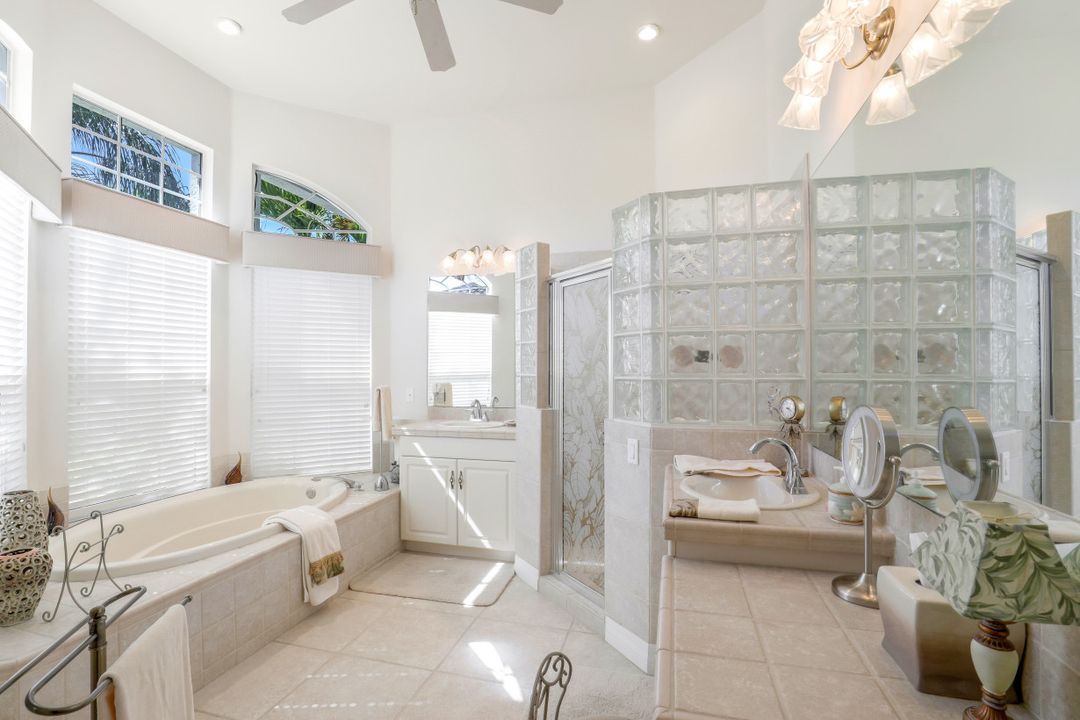 5219 SW 5th Pl, Cape Coral, FL 33914