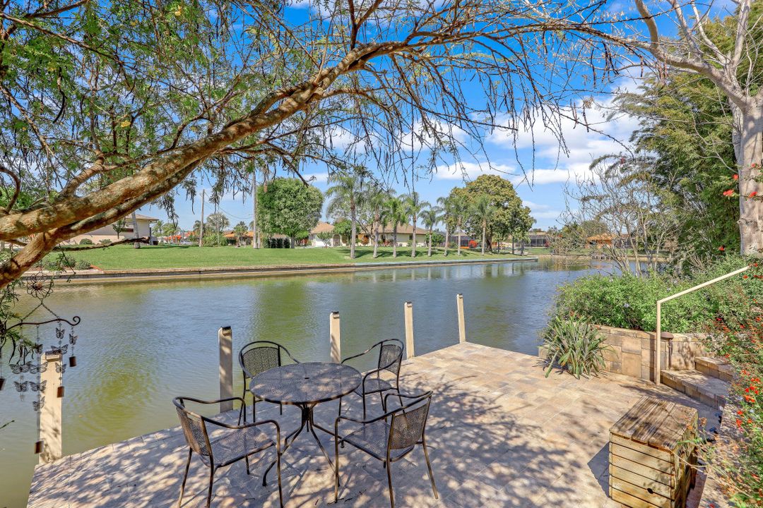 204 SE 20th Pl, Cape Coral, FL 33990