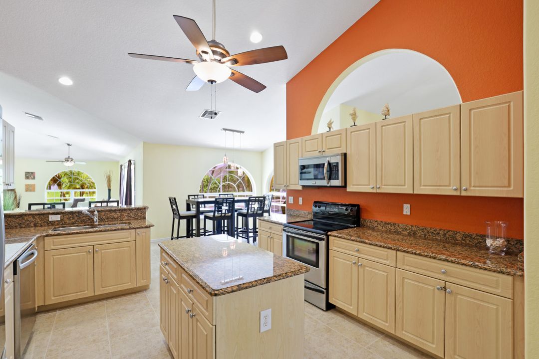 2100 SW 28th Ln, Cape Coral, FL 33914