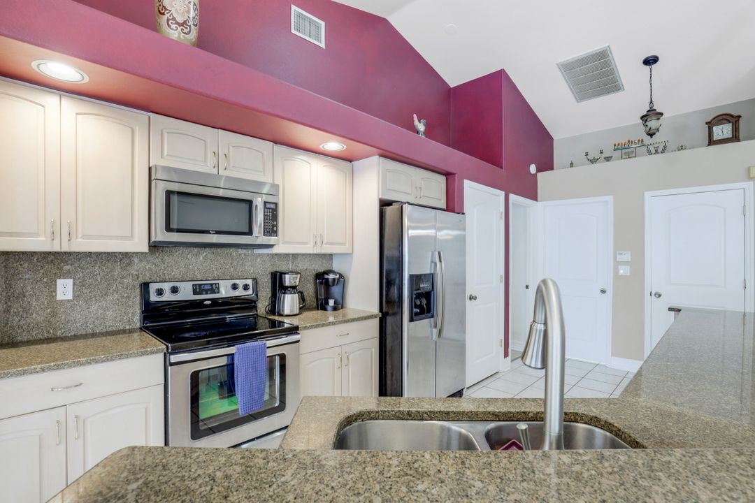 3332 SE 22nd Pl, Cape Coral, FL 33904