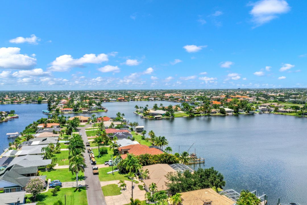 411 SW 49th Ln, Cape Coral, FL 33914