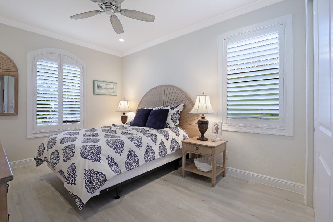 10102 Palazzo Dr, Naples, FL 34119