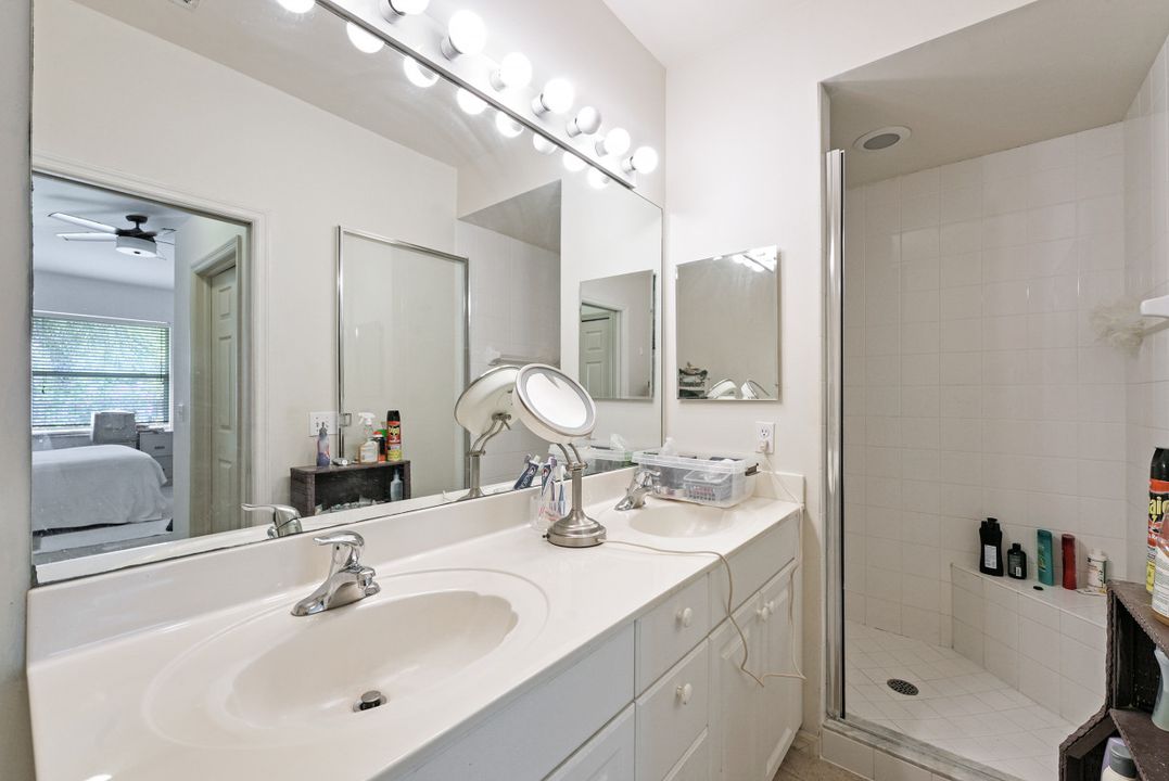 357 Robin Hood Cir #202, Naples, FL 34104