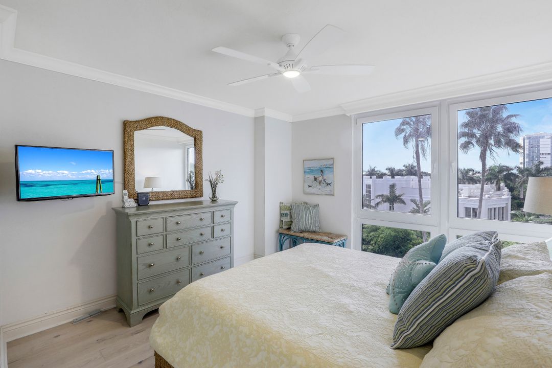 4031 Gulf Shore Blvd N #5F, Naples, FL 34103