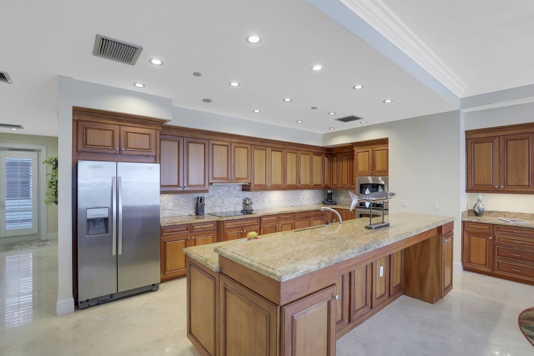 1001 10th Ave S #F3, Naples, FL 34102