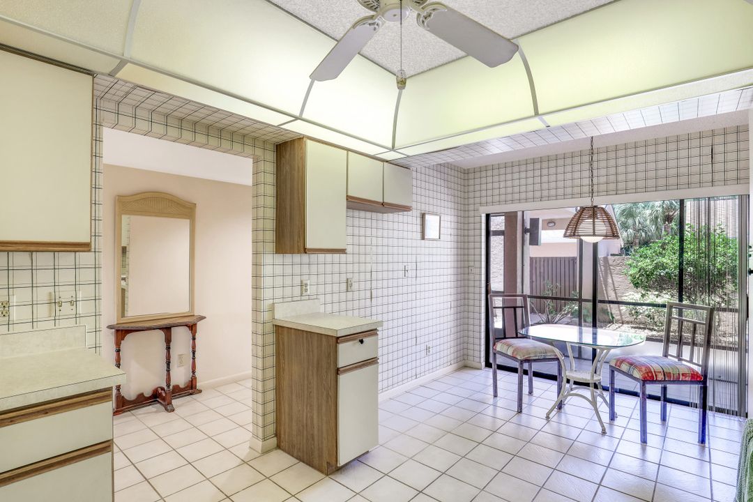 15330 Cedarwood Ln, Naples, FL 34110