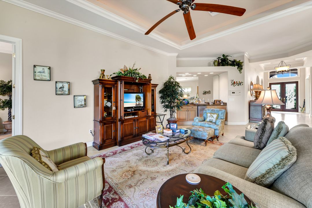 6000 Hammock Isles Cir, Naples, FL 34119