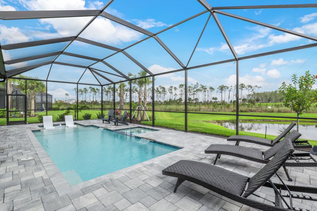 19617 Waterman Ct, Miromar Lakes, FL 33913