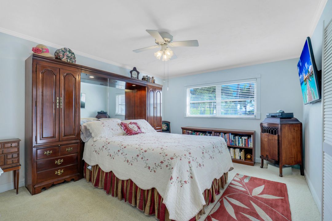 4933 SW 11th Ct, Cape Coral, FL 33914