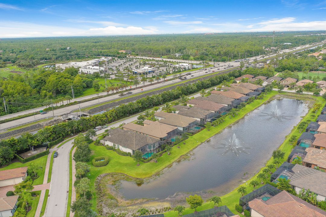 7450 Lantana Cir, Naples, FL 34119